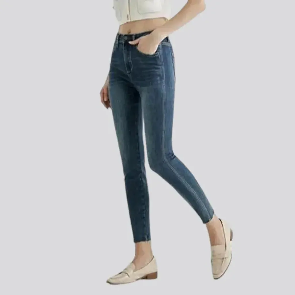 Sanded women's skinny jeans